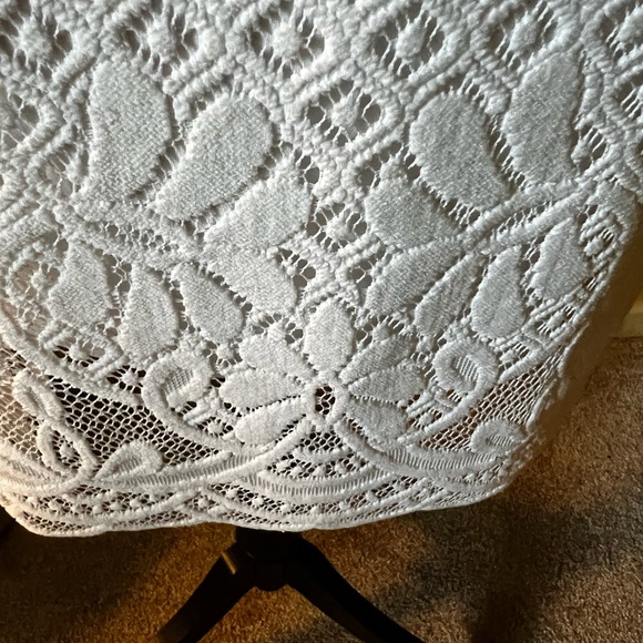 Lilly Pulitzer White lace dress.  Fully lined - Picture 4 of 9